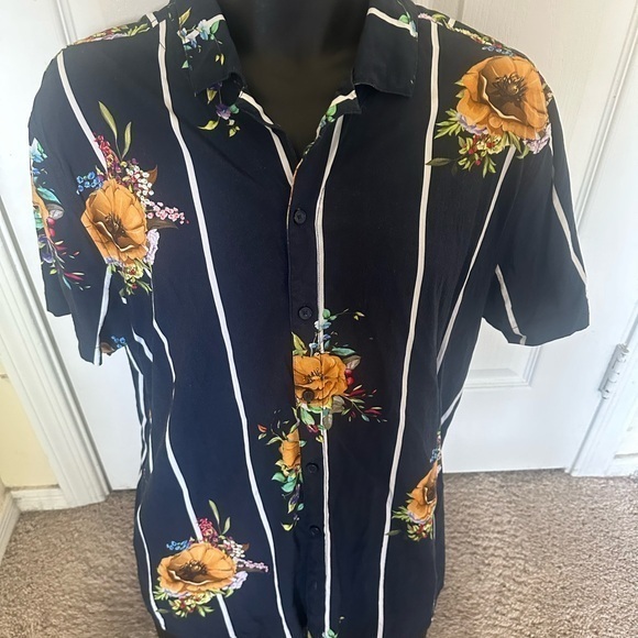 Guess Other - Floral Striped Men's Shirt Guess
